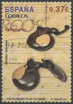 castanets player